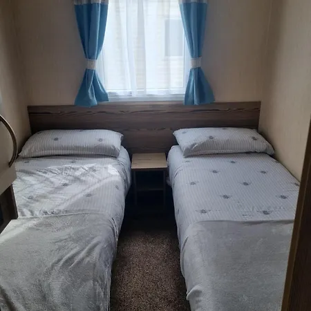 Primrose Valley Time And Tide Lets *