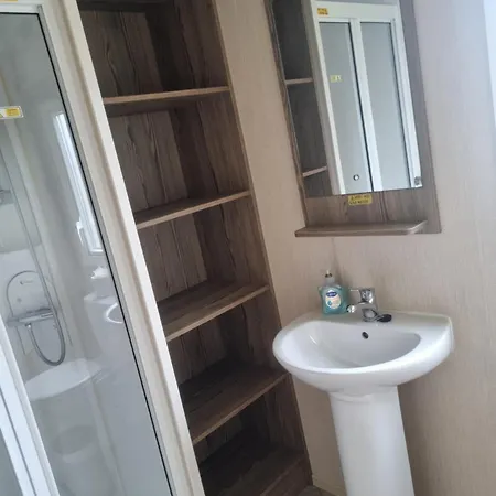 Primrose Valley Time And Tide Lets *